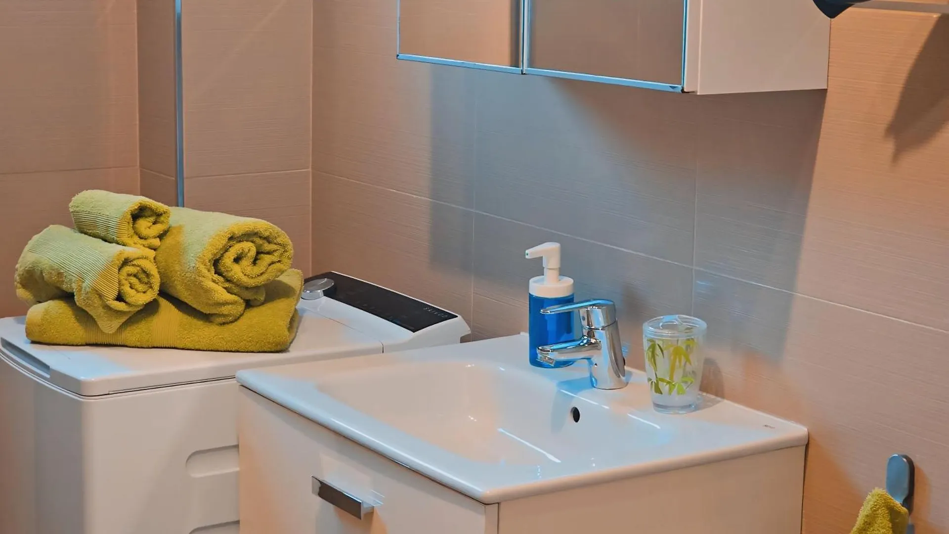Apartment Apartamento Paseo Maritimo De Playamar Torremolinos Spain