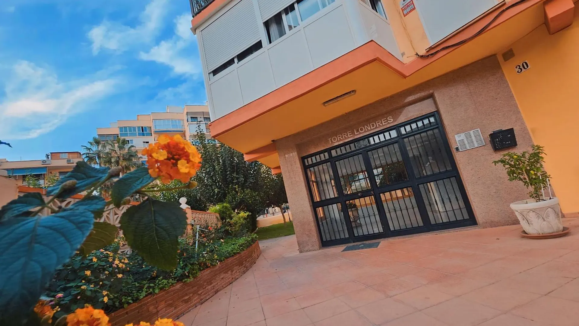 Apartamento Paseo Maritimo De Playamar Torremolinos 0*,